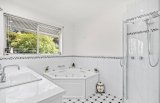 https://images.listonce.com.au/custom/160x/listings/21-carronvale-road-mooroolbark-vic-3138/769/01929769_img_10.jpg?GUnE_A14M_M