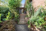 https://images.listonce.com.au/custom/160x/listings/21-chester-street-surrey-hills-vic-3127/337/01685337_img_11.jpg?KbMVAtsN0pg