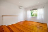 https://images.listonce.com.au/custom/160x/listings/21-clegg-avenue-croydon-vic-3136/823/01981823_img_06.jpg?7VAW_l_PbW8
