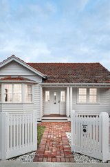 https://images.listonce.com.au/custom/160x/listings/21-darling-street-fairfield-vic-3078/586/01372586_img_02.jpg?okP3fa9Mczs