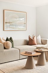 https://images.listonce.com.au/custom/160x/listings/21-derring-lane-cheltenham-vic-3192/834/01921834_img_05.jpg?EaeUzLpHNuM