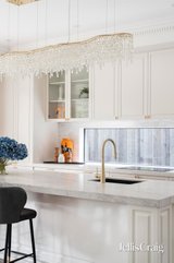 https://images.listonce.com.au/custom/160x/listings/21-dight-avenue-balwyn-north-vic-3104/693/01927693_img_13.jpg?QCVgm7YcQmw