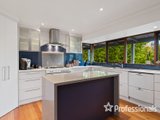 https://images.listonce.com.au/custom/160x/listings/21-dobell-place-mooroolbark-vic-3138/749/01525749_img_06.jpg?w7qQhtAUw9o