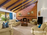 https://images.listonce.com.au/custom/160x/listings/21-dobell-place-mooroolbark-vic-3138/749/01525749_img_10.jpg?GcP6n9gpico