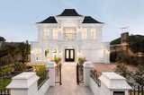 https://images.listonce.com.au/custom/160x/listings/21-edith-street-glen-waverley-vic-3150/962/01898962_img_01.jpg?IBGQOjv1yEA
