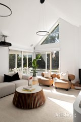 https://images.listonce.com.au/custom/160x/listings/21-eyre-street-reservoir-vic-3073/910/01956910_img_04.jpg?vMz6PB7wn8Q