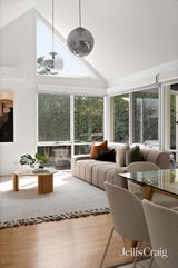 https://images.listonce.com.au/custom/160x/listings/21-eyre-street-reservoir-vic-3073/910/01956910_img_21.jpg?yvExjJ6cW18