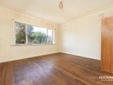 https://images.listonce.com.au/custom/160x/listings/21-first-avenue-altona-north-vic-3025/688/01203688_img_04.jpg?VZX9WK81-L4