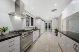 https://images.listonce.com.au/custom/160x/listings/21-forest-road-forest-hill-vic-3131/529/01097529_img_04.jpg?Z-UHaombhz0
