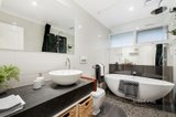 https://images.listonce.com.au/custom/160x/listings/21-forest-road-forest-hill-vic-3131/529/01097529_img_08.jpg?x5ubvKfqxk0