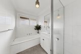 https://images.listonce.com.au/custom/160x/listings/21-garden-road-bentleigh-east-vic-3165/984/01918984_img_02.jpg?mMVT1rXMbIU