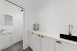 https://images.listonce.com.au/custom/160x/listings/21-garden-road-bentleigh-east-vic-3165/984/01918984_img_16.jpg?_RWkLp_NsX4