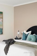 https://images.listonce.com.au/custom/160x/listings/21-guildford-road-surrey-hills-vic-3127/265/01685265_img_08.jpg?dB8_YzDz2H4