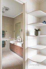 https://images.listonce.com.au/custom/160x/listings/21-guildford-road-surrey-hills-vic-3127/265/01685265_img_13.jpg?p_0fuNrTjuA