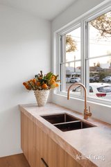 https://images.listonce.com.au/custom/160x/listings/21-herbert-street-albert-park-vic-3206/639/01980639_img_05.jpg?RtzanR9PWQs