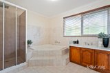https://images.listonce.com.au/custom/160x/listings/21-highfield-avenue-warranwood-vic-3134/977/01930977_img_09.jpg?QvNAeEZzDk4