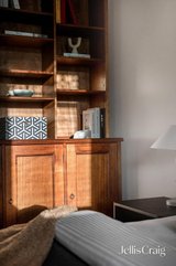 https://images.listonce.com.au/custom/160x/listings/21-hull-street-hawthorn-vic-3122/200/01775200_img_05.jpg?5d9ha4pudIY
