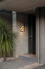 https://images.listonce.com.au/custom/160x/listings/21-john-street-elwood-vic-3184/026/01719026_img_11.jpg?cUFySA1MkIk