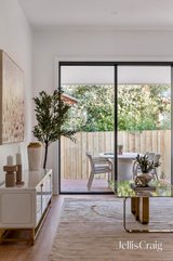https://images.listonce.com.au/custom/160x/listings/21-kelly-street-doncaster-vic-3108/618/01912618_img_12.jpg?T3GNYVee8d0