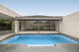 https://images.listonce.com.au/custom/160x/listings/21-kenjulie-drive-bentleigh-east-vic-3165/796/01606796_img_09.jpg?6WMiFRZ6DMw