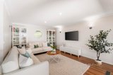 https://images.listonce.com.au/custom/160x/listings/21-knee-lane-croydon-north-vic-3136/835/01726835_img_02.jpg?yK862ZFpK6E