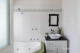 https://images.listonce.com.au/custom/160x/listings/21-lynnbrae-avenue-hurstbridge-vic-3099/345/01942345_img_09.jpg?NRVw1uW2Ej0