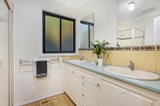 https://images.listonce.com.au/custom/160x/listings/21-manuka-drive-ferntree-gully-vic-3156/323/01157323_img_06.jpg?1kLXXSLR6SY