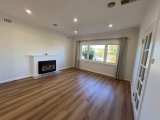https://images.listonce.com.au/custom/160x/listings/21-marston-street-bentleigh-vic-3204/594/01702594_img_08.jpg?oWEzaTHaVkQ
