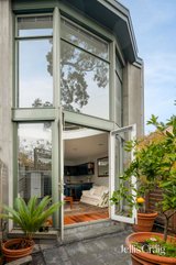 https://images.listonce.com.au/custom/160x/listings/21-mary-street-carlton-north-vic-3054/655/01905655_img_04.jpg?DsRQtx-LIt0