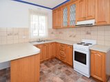 https://images.listonce.com.au/custom/160x/listings/21-matlock-street-herne-hill-vic-3218/494/01699494_img_04.jpg?uOFPPiaFMXw