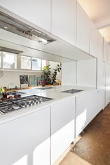 https://images.listonce.com.au/custom/160x/listings/21-mollison-street-abbotsford-vic-3067/779/01236779_img_04.jpg?azgTjqJsDx0