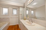 https://images.listonce.com.au/custom/160x/listings/21-morinda-crescent-doncaster-east-vic-3109/213/01942213_img_07.jpg?zjsF8NQmy2M
