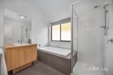 https://images.listonce.com.au/custom/160x/listings/21-orkney-court-ballarat-north-vic-3350/690/01913690_img_16.jpg?VTT7YPIR0Mo