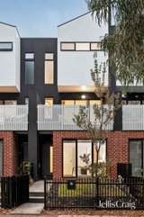 https://images.listonce.com.au/custom/160x/listings/21-ormond-boulevard-bundoora-vic-3083/102/01901102_img_01.jpg?6-i3cbDq71o