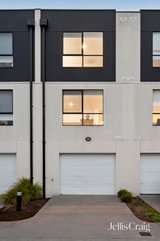 https://images.listonce.com.au/custom/160x/listings/21-ormond-boulevard-bundoora-vic-3083/102/01901102_img_10.jpg?bFAX8iHevis