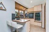 https://images.listonce.com.au/custom/160x/listings/21-patricia-way-woodend-vic-3442/014/00515014_img_04.jpg?1_a35WHAcRc