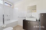 https://images.listonce.com.au/custom/160x/listings/21-paul-street-cheltenham-vic-3192/792/01887792_img_06.jpg?Ih0ngVqLJC0