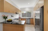 https://images.listonce.com.au/custom/160x/listings/21-rayern-court-bentleigh-east-vic-3165/844/00834844_img_03.jpg?uiG_gQ_NjaU