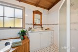 https://images.listonce.com.au/custom/160x/listings/21-romeo-road-healesville-vic-3777/348/01987348_img_15.jpg?dAu0Q6fnyyo