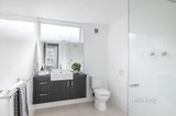 https://images.listonce.com.au/custom/160x/listings/21-rothesay-avenue-elwood-vic-3184/859/01718859_img_06.jpg?srby7V64_Gk