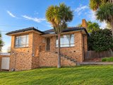https://images.listonce.com.au/custom/160x/listings/21-swinburne-avenue-mooroolbark-vic-3138/776/01979776_img_09.jpg?eqYMT4DYQkE