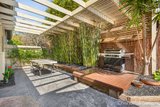 https://images.listonce.com.au/custom/160x/listings/21-tennyson-street-elwood-vic-3184/362/01794362_img_10.jpg?saBMuMnBcXo