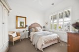 https://images.listonce.com.au/custom/160x/listings/21-thorne-street-east-geelong-vic-3219/954/01736954_img_07.jpg?UGvYTBCcUPw