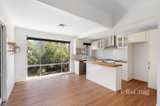 https://images.listonce.com.au/custom/160x/listings/21-view-hill-crescent-eltham-vic-3095/501/01969501_img_05.jpg?Dozdw__7qzg