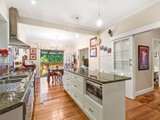 https://images.listonce.com.au/custom/160x/listings/21-view-road-bayswater-vic-3153/476/01525476_img_15.jpg?5giYVL9MpOg