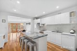 https://images.listonce.com.au/custom/160x/listings/21-warnock-street-maldon-vic-3463/711/01740711_img_04.jpg?MyrgXKzshmw