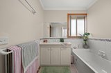 https://images.listonce.com.au/custom/160x/listings/210-felix-grove-mooroolbark-vic-3138/760/01972760_img_01.jpg?UDUmPbvNbT0