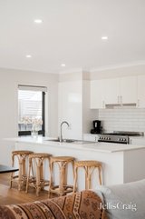 https://images.listonce.com.au/custom/160x/listings/210-fernbank-court-kilsyth-vic-3137/319/01815319_img_03.jpg?LF1w2QY3P_U
