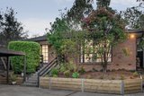 https://images.listonce.com.au/custom/160x/listings/210-garden-road-camberwell-vic-3124/010/01908010_img_11.jpg?p1L7hOhkR3o