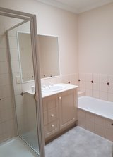 https://images.listonce.com.au/custom/160x/listings/210-molesworth-drive-highton-vic-3216/000/01719000_img_06.jpg?Z5zFKaVRgvM